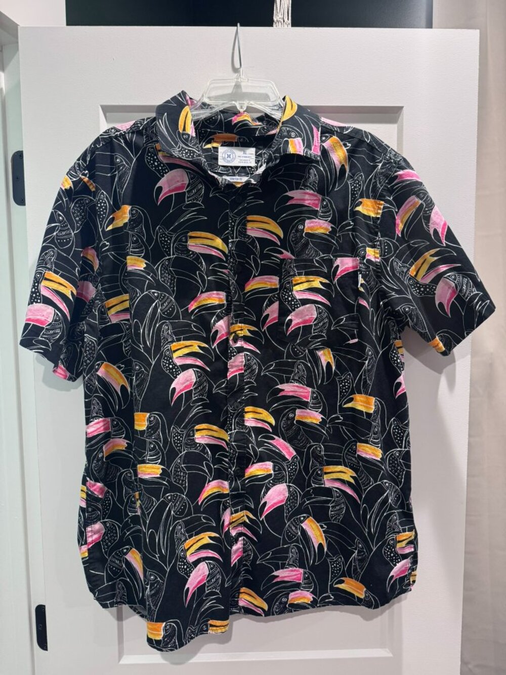 Hurley Toucan Colorful Button Up Short Sleeve Camp Shirt Black Pink Stretch Fit